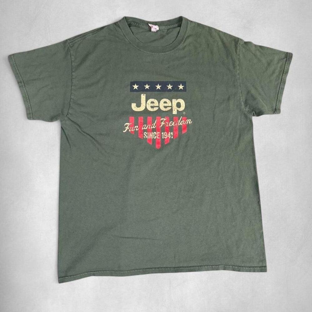 Small | y2k Green Jeep graphic tee with 'Fun and Freedom' and 'SINCE 1941' text